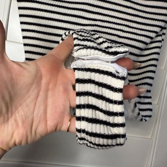 Lulu's Striped Ribbed Scoop Bodysuit in Black & Cream size Small - Picture 5 of 12